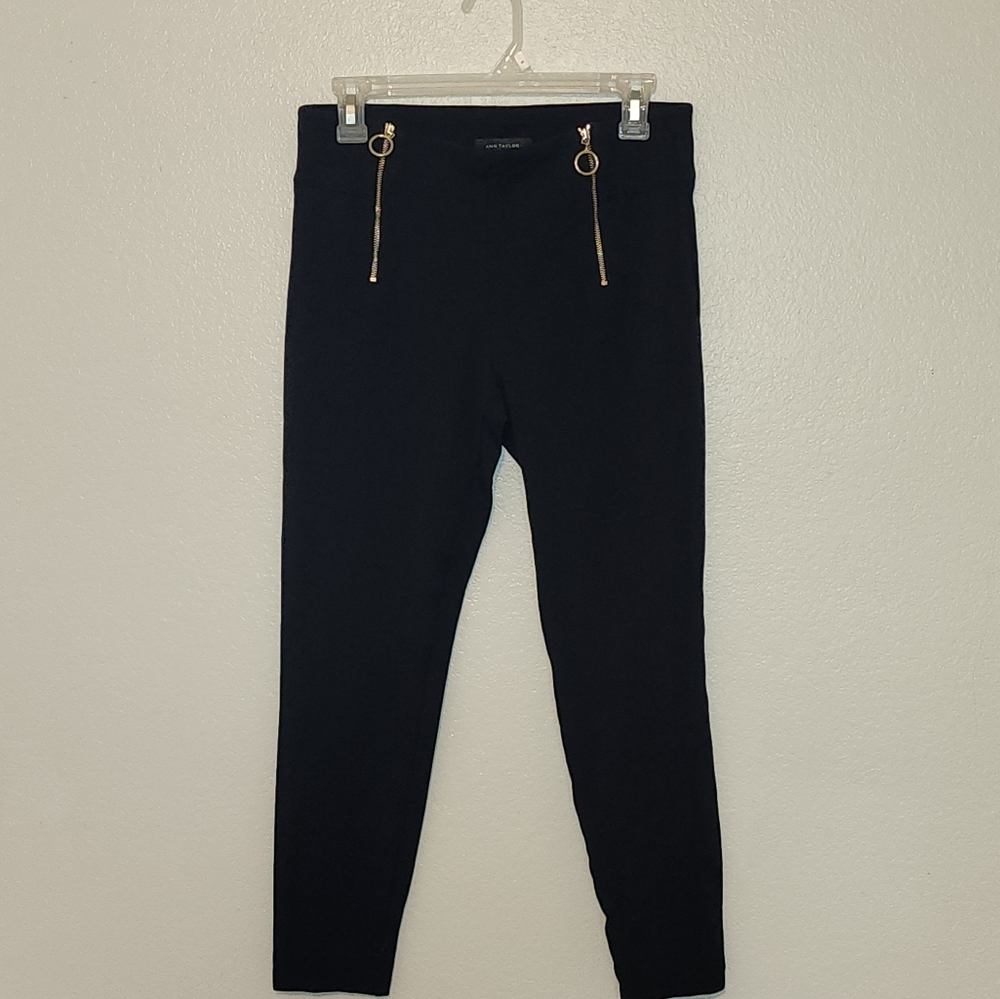 Ann Taylor zipper front capri